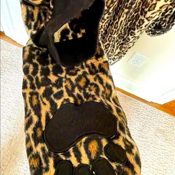 Nick & Nora Cheetah Cat Print Zipper Hooded Onesie Small - Picture 5 of 9